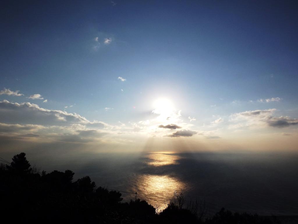 Villa Degli Ulivi B&B ฟีนาเลลีกูเร ภายนอก รูปภาพ
