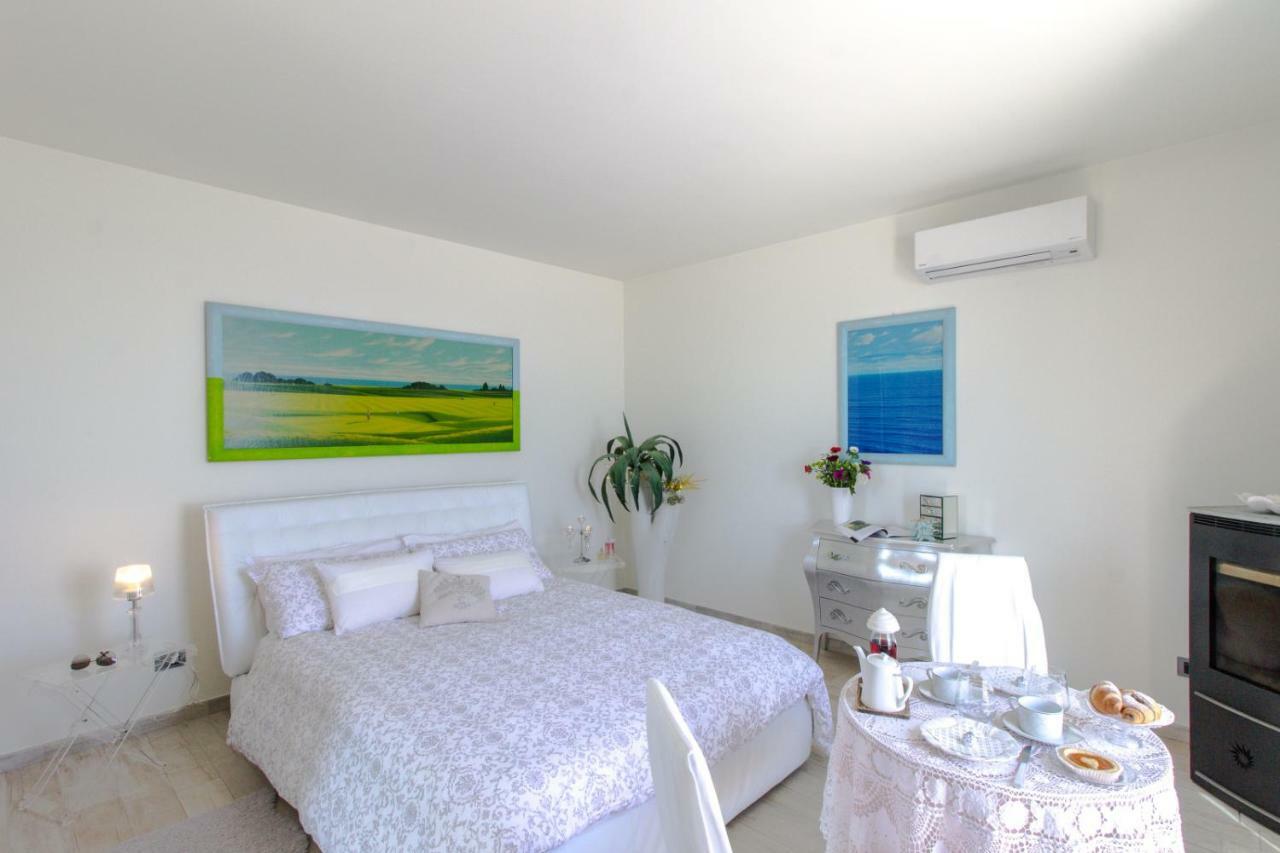 Villa Degli Ulivi B&B ฟีนาเลลีกูเร ภายนอก รูปภาพ